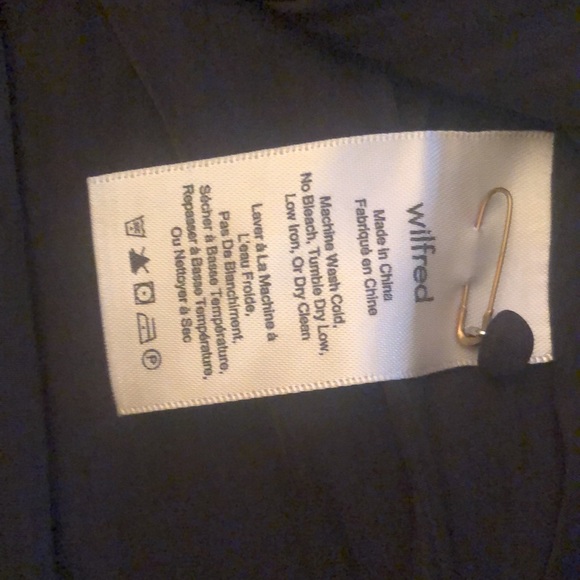 🎉 HOST PICK 🎉 Wilfred blouse Black - Picture 6 of 9